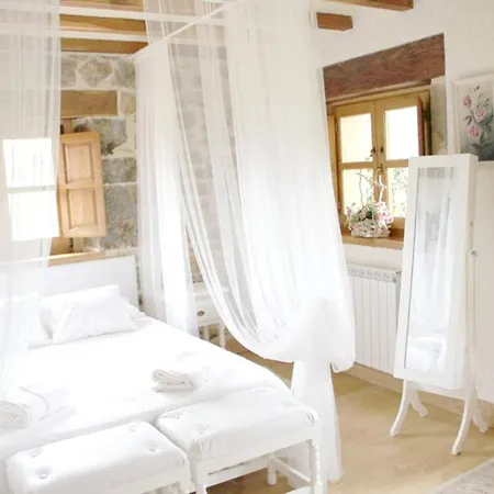 Charming House In With Jacuzzi * La Cavada