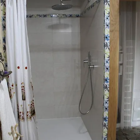 Charming House In With Jacuzzi بيت للعطل