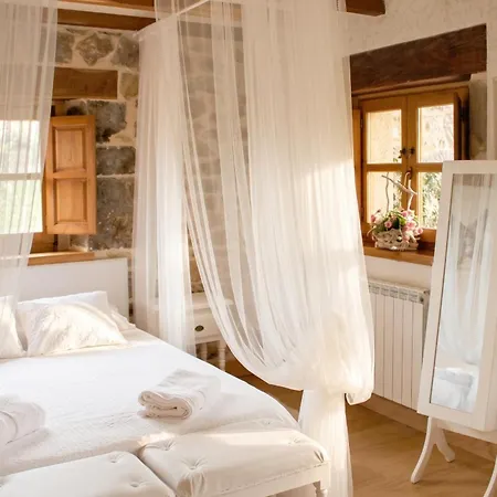 Charming House In With Jacuzzi Casa vacanze La Cavada