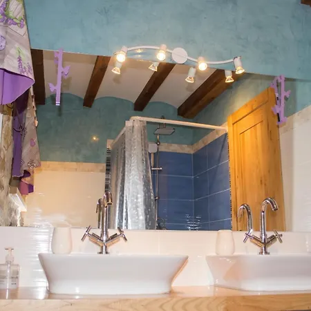Charming House In With Jacuzzi * La Cavada