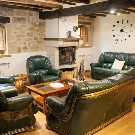 Vakantiehuis Charming House In With Jacuzzi