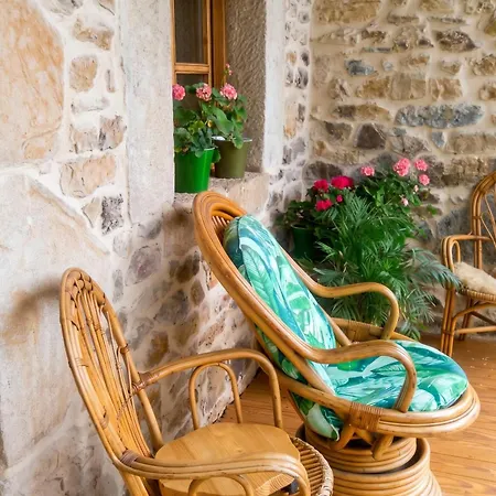 Casa vacanze Charming House In With Jacuzzi