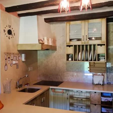 Charming House In With Jacuzzi Vakantiehuis