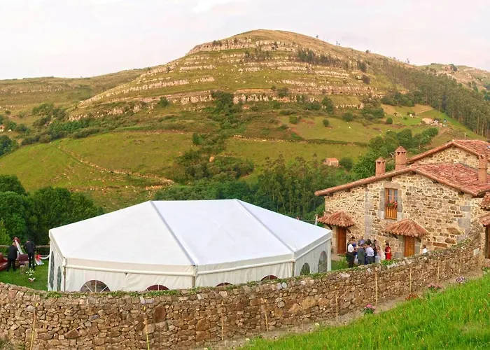 Holiday home Charming House In With Jacuzzi La Cavada